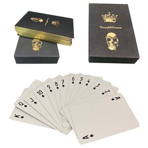 Individuell bedruckte Kartenspiele mit Logo, Pokerkarten mit Goldfolienprägung, Spielkarten aus Schwarzkern-Papier mit Leinen-Effekt - Product Image 2