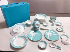 Service de table en porcelaine fine, style européen, vaisselle en céramique de luxe et 28 pièces de cadeaux noirs, 6 ensembles de bols en verre - Product Image 5