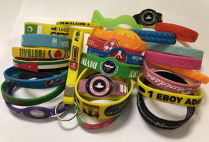 Las Pulseras de Silicona para Elecciones de Filipinas Más Baratas y de Alta Calidad, Personalizadas con Impresión de Logotipo en 2 Colores, Segmentos de Colores de 1/2 Pulgada - Product Image 5