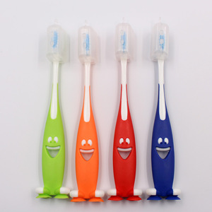 แปรงสีฟันเด็ก ขนแปรงนุ่ม ลายหน้ายิ้ม สองสี แปรงสีฟันแบบใช้มือสำหรับเด็ก - Product Image 3