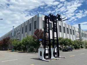 Gran Oferta: Carretilla Elevadora Eléctrica de Tijera Simple de 1.5T (1500kg) con Alcance de 3m, 4m, 10m y Alturas de Elevación de 3000mm, 3.5m, 4000mm, 4500mm - Product Image 2