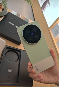 Teléfono Inteligente Vo X300 Ultra con Cámara de 200MP, Carga Rápida de 100W, Pantalla OLED 2K de 6.82 Pulgadas y 120Hz, Batería de 7000mAh, Snapdragon 8 Gen 5, 5G - Product Image 2