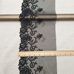 Tissu en maille soluble dans l'eau noir de 19 cm avec bordure en dentelle brodée pour des accents de décoration intérieure luxueux sur les vêtements - Product Image 5