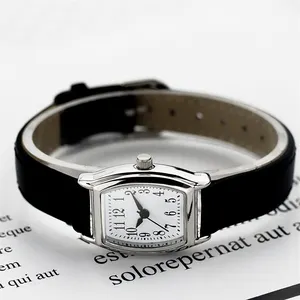 Hot Selling Girl 'S Minimalistische Quartz Horloge Lage Prijs Groothandel Siliconen Band Mode Quartz Horloge