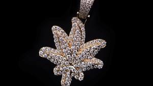 Pendentif en diamant de qualité supérieure avec chaîne en or blanc Bijoux uniques pour femmes Mode Luxe Party Wear Occasion décontractée - Product Image 6