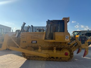รถดันดินตีนตะขาบ CAT D7G มือสอง พร้อมหัวริปเปอร์ เครื่องจักรสำหรับงานหนัก เหมาะสำหรับงานก่อสร้างถนนและเหมืองแร่ - Product Image 1