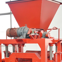 Machine à mouler des blocs QT4-35, machine semi-automatique à briques en béton/ciment ; cycle de 35 secondes ; 4 blocs par moule.