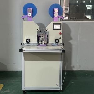 Double-head <strong>Labeling</strong> <strong>Machine</strong> with an Output of 50-60 PCS /min and a <strong>Labeling</strong> Tolerance of &plusmn;0.5mm - Product Image 6