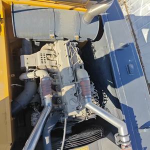 Excavatrice sur chenilles Hyundai 300 LC-9T 2024, poids opérationnel de 33 tonnes, capacité de la benne de 1,38 m pour les travaux de terrassement et la construction routière - Product Image 2