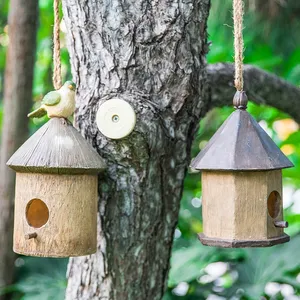 Vente chaude Creative Outdoor Garden Decor Écologique Résine Nichoir avec Arbre Suspendu Art Thème Noël Nichoir Artisanat - Product Image 5