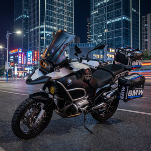 Motocyclette de tourisme d'occasion BW R1200GS, moteur essence bicylindre refroidi par air de 1200 cm³, freins ABS, bagages complets, 100 km/h - Product Image 1
