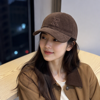 Casquette souple personnalisée OEM avec lettres brodées pour femmes