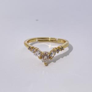 Bague ouverte en forme de V plaquée or cuivre Tianyu Gems, micro-incrustée de zircon, luxe léger, tempérament, réglable, pour femmes - Product Image 1