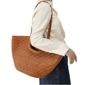 Bolso de Hombro de Cuero Vacuno Trenzado de Lujo 2026, Bolso Tote Impermeable de Gran Capacidad para Mujer con Forro de Cuero Genuino - Product Image 3