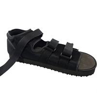 Chaussure médicale ajustable et respirante avec fermeture auto-agrippante, coussinet en EVA et semelle extérieure antidérapante en TPR pour fracture de la cheville ou plâtre.