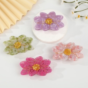 กิ๊บติดผมรูปดอกพลัมหวานสำหรับผู้หญิง ดีไซน์ลายดอกไม้ สำหรับตกแต่งผมด้านหลังศีรษะอย่างมีสไตล์ - Product Image 1