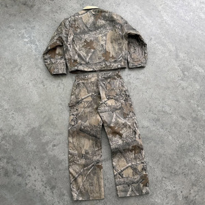 थोक कस्टम स्ट्रीटवियर कैमोलॉज ट्रैकसूट पुरुषों कारपेंटर कार्गो पैंट और जिपर के पेड़ कैमियो जैकेट सेट पुरुष - Product Image 1