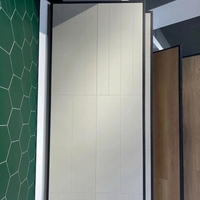 Panneau mural de douche SPC à prix de gros, aspect carrelage étanche, emboîtable 1200x600, export en vrac vers les marchés étrangers