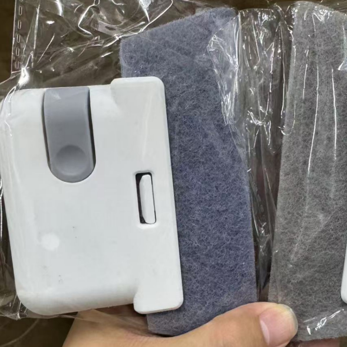 Gris --- La valeur par défaut est un tissu à brosse gris bleuâtre