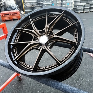 Jantes en fibre de carbone personnalisées, haute résistance à la charge, 4x100 4x114.3 5x100 5x108 5x112 5x114.3 5x115 5x120 5x130 HX101 Ferrarrri Porschee - Product Image 1