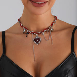 قلادة خانقة أوروبية أمريكية عصرية مطلية بالذهب مع عناصر على شكل قلب وصليب ومخروط للنساء - Product Image 3