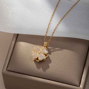 Collar de Trébol de Acero Inoxidable XL147 - Cadena de Titanio con Brillo Eterno, Delicado Regalo para Mujer, Joyería Hipoalergénica - Product Image 6