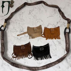 Sac bandoulière en cuir carré petit format pour homme, grande capacité, style banquet élégant, texturé, couleur unie - Product Image 3