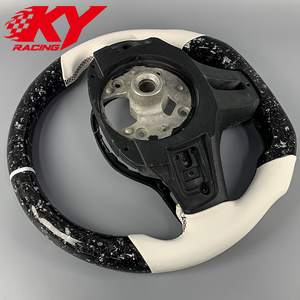 Volante personalizado de fibra de carbono forjada con cuero blanco para BMW G20 G22 G28 G30 G31 G32 G42 G80 G82 G87 M340i M8 X3 X5 - Product Image 3