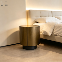 Table de chevet ronde moderne en laiton, table d'appoint cylindrique minimaliste pour chambre à coucher, table d'appoint de luxe dorée