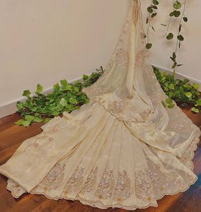 Magnifique sari en soie Zari avec bordure festonnée, travail de sequins, travail de perles et broderie Aari Kadana faite à la main pour les occasions festives - Product Image 4