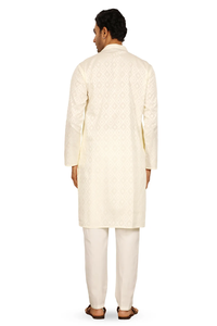 Compre una Kurta de Diseño Royal Cream, Prenda Étnica Elegante, Perfecta para Ocasiones Festivas, Tradicionales y Especiales - Product Image 2