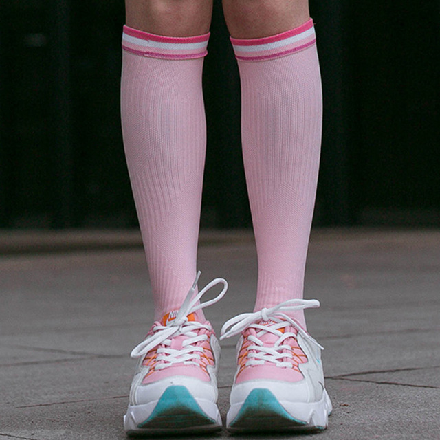 Custom Logo Cotton Compression Antislip Knee High Athletic Socks Designer Football Tennis Golf  Women Sport Sock