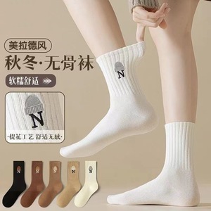 Women's Mid Calf Socks Vertical Stripe Seamless Sweat Absorbent Polyester Embroidery Autumn Winter Fashion Long Socks - Product Image 2