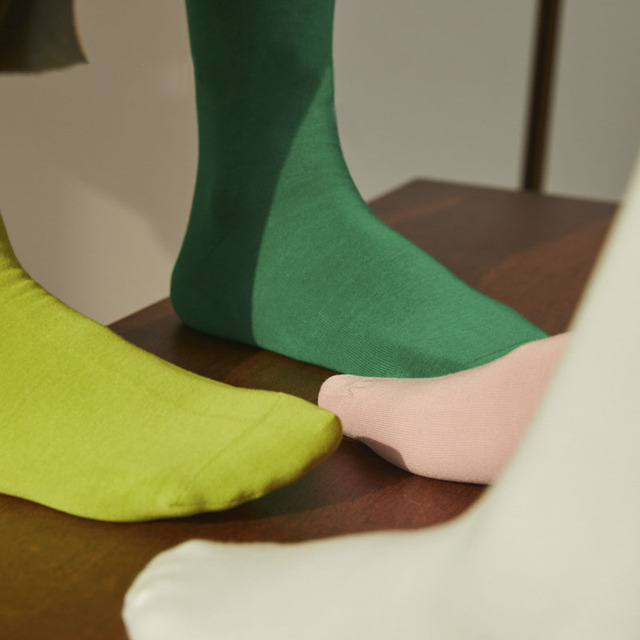 New Coming Women Bamboo Cotton Anti-Slip Daily Autumn Non Binding Rainbow Crew Socks