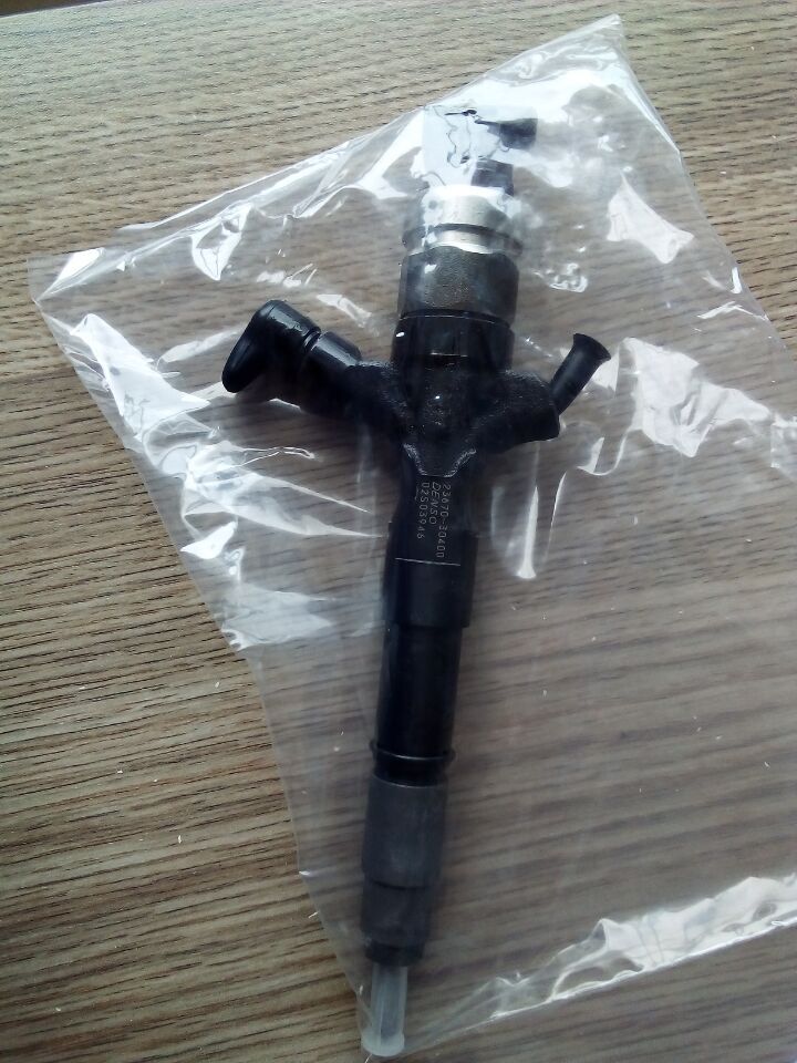 23670-30400 Common Rail Injector 095000-0460 for TOYOTO 1KD-FTV