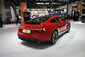 <span class=keywords><strong>Audi</strong></span> RS <span class=keywords><strong>E</strong></span>-<span class=keywords><strong>tron</strong></span> <span class=keywords><strong>GT</strong></span> 2023 Modello Base, Berlina Completamente Elettrica a 4 Porte <span class=keywords><strong>e</strong></span> 5 Posti con 694 CV - Product Image 4