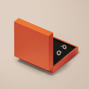 Logotipo personalizado para caja de anillos de cuero PU morado de alta gama y caja de embalaje para joyería - Product Image 5