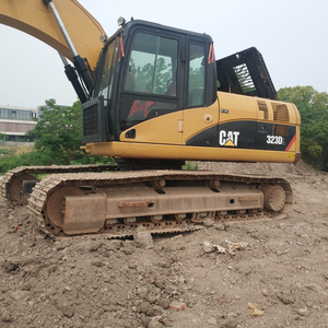 Excavatrice d'occasion CAT323DL, puissance 118 kW, poids en ordre de marche 23 tonnes, moteur et boîte de vitesses, prix négociable - Product Image 3