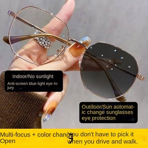 Gafas <span class=keywords><strong>de</strong></span> Lectura <span class=keywords><strong>de</strong></span> Doble Propósito para Ver <span class=keywords><strong>de</strong></span> Cerca <span class=keywords><strong>y</strong></span> <span class=keywords><strong>de</strong></span> Lejos, Fotosensibles, con Cambio <span class=keywords><strong>de</strong></span> Color, Multifocales, con Zoom Inteligente, Gafas <span class=keywords><strong>de</strong></span> <span class=keywords><strong>Sol</strong></span> para Conducir - Product Image 4