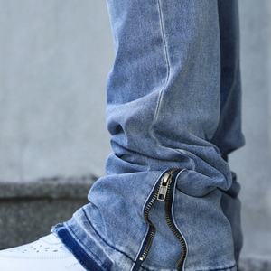 Pantalones Vaqueros Acampanados de Estilo Urbano con Lavado Claro y Diseño de Cremallera en el Tobillo, Personalizables con Logotipo, para Hombre, Corte Slim, Casual, Venta al por Mayor - Product Image 3