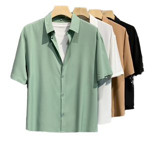 Chemise unisexe à manches courtes en soie glacée, style rétro, drapé élégant, couleur unie, anti-boulochage, sans repassage, vert et blanc, coupe ample et rafraîchissante - Product Image 1