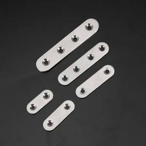 Connecteur d'angle plat en acier inoxydable 56 mm – Accessoire de quincaillerie durable pour meubles - Product Image 1