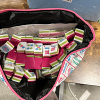 Ensemble de tuiles de mahjong en acrylique de luxe personnalisé avec 4 couches gravées, 160 pièces, plusieurs couleurs disponibles pour un cadeau de voyage