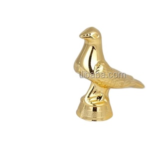 Figurine d'aigle en plastique personnalisée sur trophées pour cadeaux de bienvenue avec gravure - Product Image 3