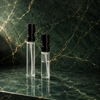 Flacon vaporisateur de parfum format voyage en verre transparent avec capuchon pulvérisateur noir, vide et rechargeable, emballage en gros, logo personnalisé