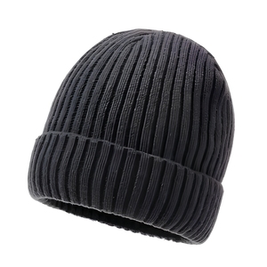 Gorro de punto ajustado estilo beanie de moda al por mayor para marcas urbanas estadounidenses, producción directa de marca privada - Product Image 1