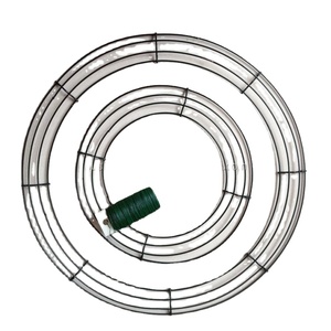 Ghirlanda Natalizia Artigianale da 16 Pollici in Filo di Ferro Verde Scuro con Pigne per Decorazione Interna da Appendere alla Porta - Product Image 1