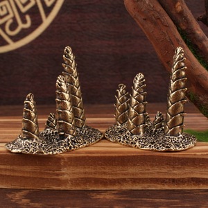 Figurine décorative en laiton en forme de pousses de bambou, ornement de bureau miniature, style chinois traditionnel, décoration pour la maison et le bureau - Product Image 3
