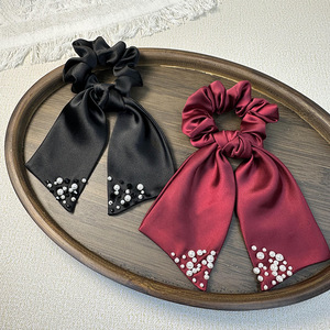 Shenglan Bandeaux de haute qualité pour femmes et filles Chouchous en satin cousus à la main avec perles Barrettes élastiques pour <span class=keywords><strong>cheveux</strong></span> - Product Image 2