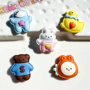 Hecho a mano DIY crema pegamento decoración Material resina artesanía nueva imitación cuero teléfono móvil Shell horquillas conejo oso - Product Image 4